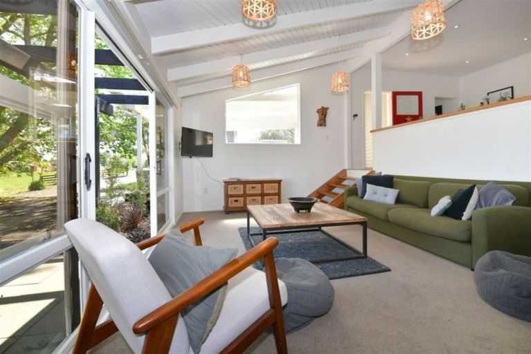 Photo of property in 1238 Peak Road, Helensville, 0875