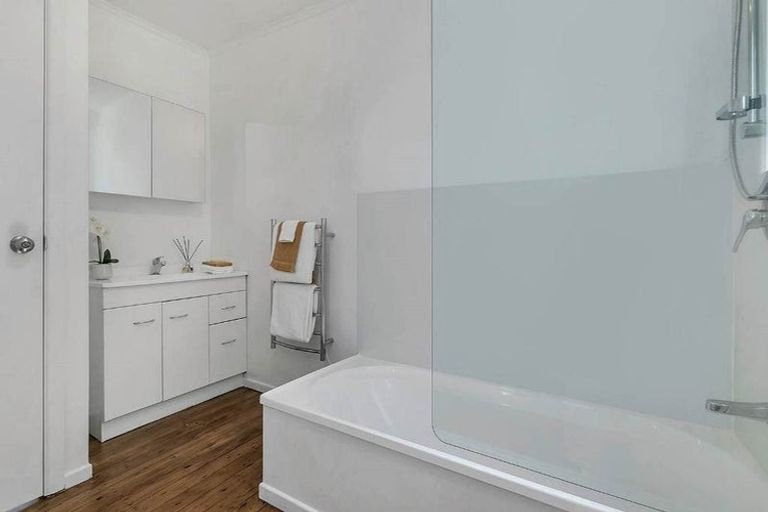 Photo of property in 31 Mahara Avenue, Birkenhead, Auckland, 0626