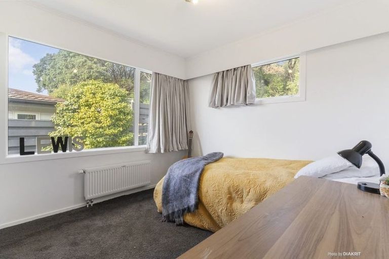 Photo of property in 49 Sunrise Boulevard, Tawa, Wellington, 5028