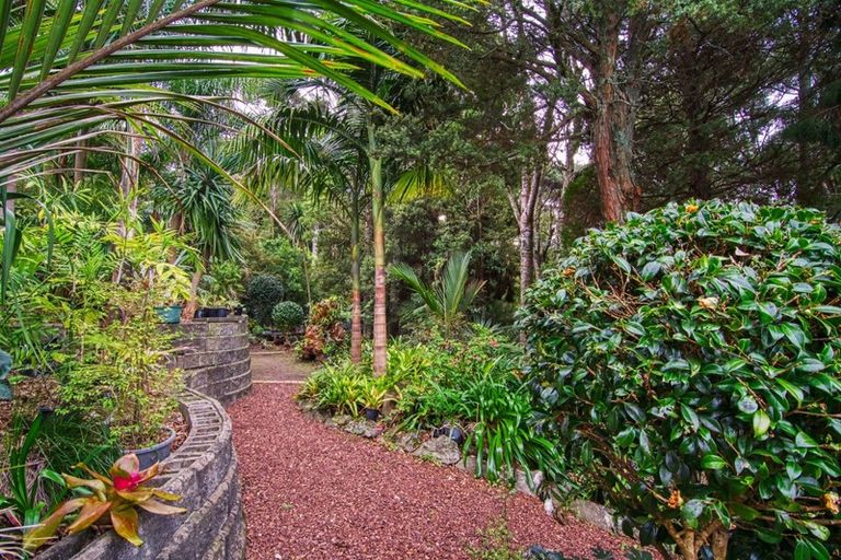 Photo of property in 207 Godley Road, Titirangi, Auckland, 0604