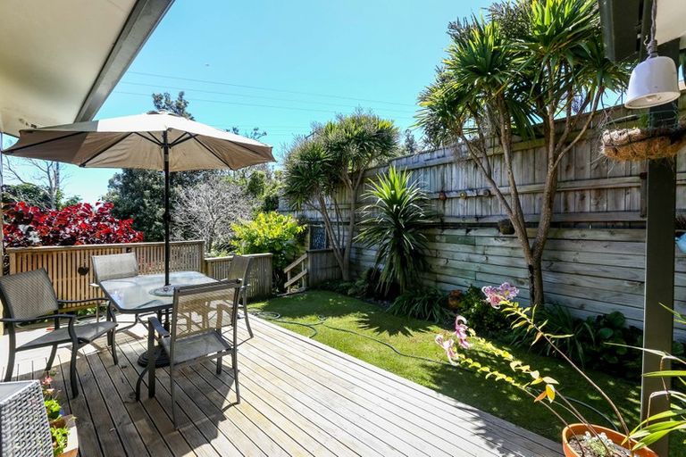 Photo of property in 11 Puketotara Street, Highlands Park, New Plymouth, 4312