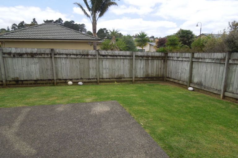 Photo of property in 4 Zefiro Drive, Massey, Auckland, 0614