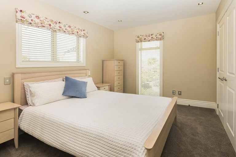 Photo of property in 103 Aikmans Road, Merivale, Christchurch, 8014