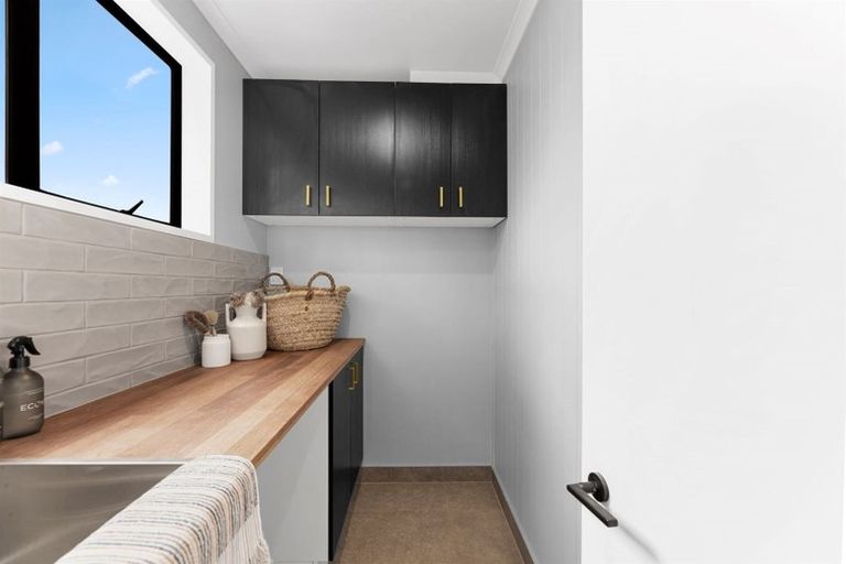 Photo of property in 1/97 Weston Road, St Albans, Christchurch, 8052