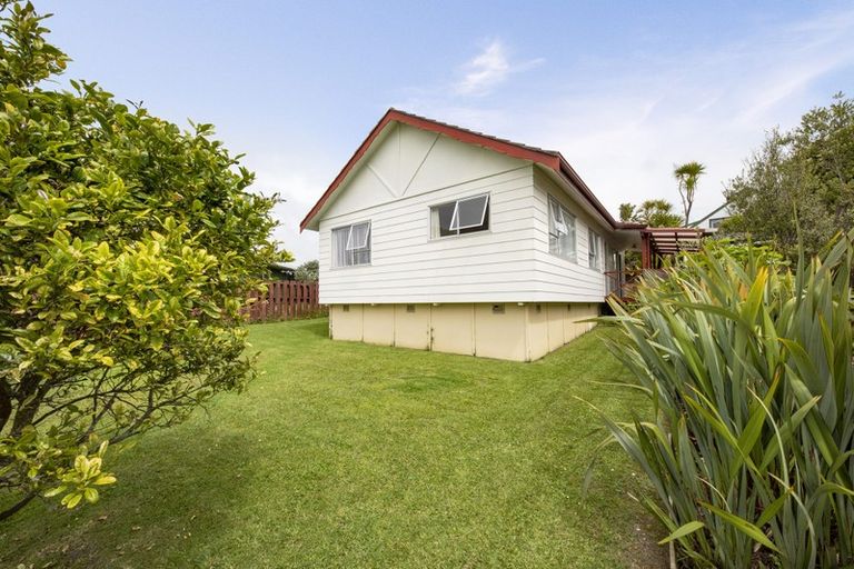 Photo of property in 1/79 Flanshaw Road, Te Atatu South, Auckland, 0610