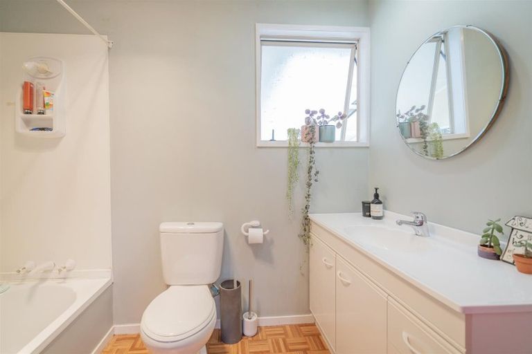 Photo of property in 16 Lee Street, Whitianga, 3510