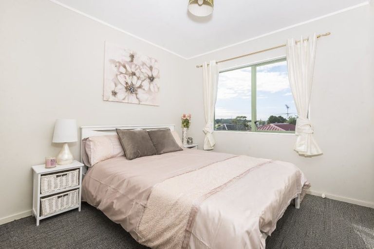 Photo of property in 2/66 College Road, Northcote, Auckland, 0627