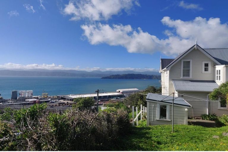 Photo of property in 11 Grosvenor Terrace, Wadestown, Wellington, 6012