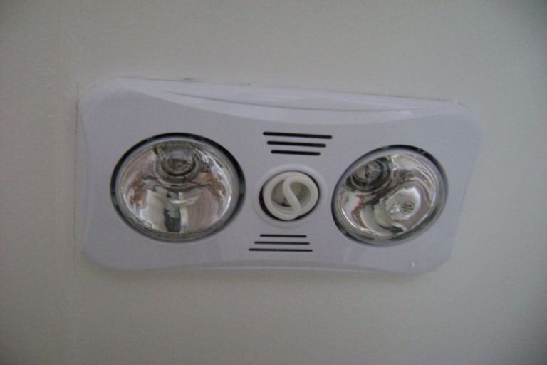 Photo of property in 98 Roberts Line, Kelvin Grove, Palmerston North, 4414