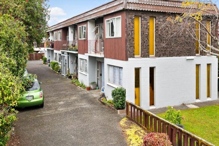 Photo of property in 4/767 Beach Road, Browns Bay, Auckland, 0630