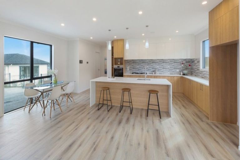 Photo of property in 39 Pakaraka Drive, Papakura, 2110