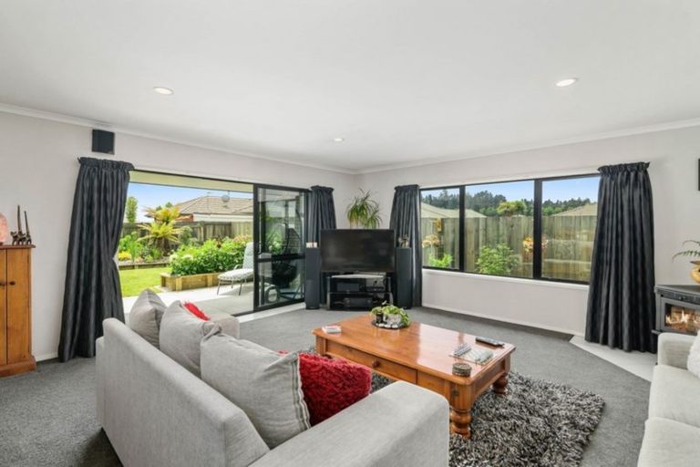 Photo of property in 18 Carroll Place, Owhata, Rotorua, 3010