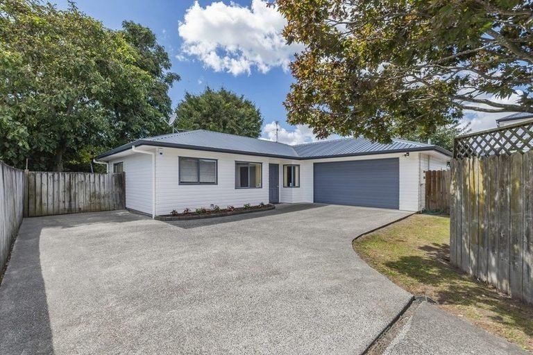 Photo of property in 23a Grove Road, Papakura, 2110