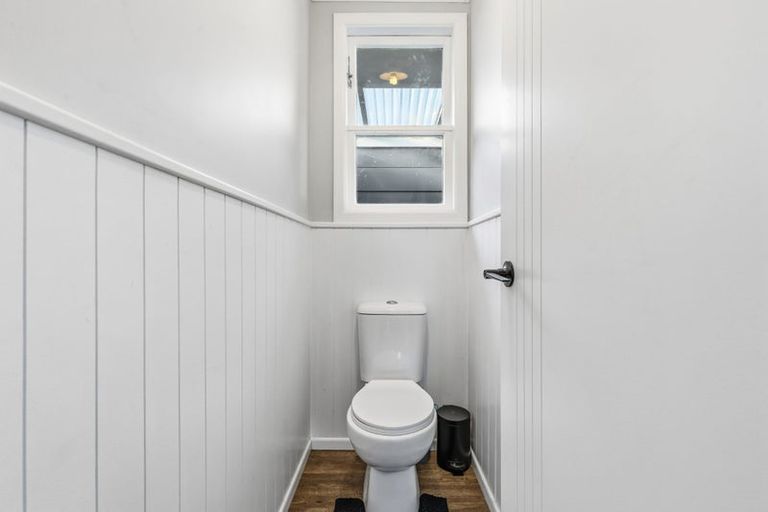 Photo of property in 1 Jordan Place, Tirau, 3410