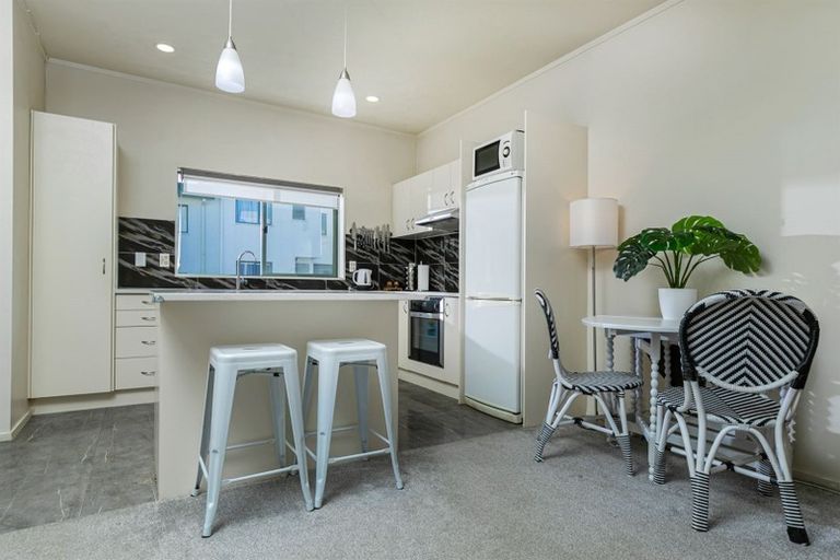 Photo of property in 11 Vitex Lane, Henderson, Auckland, 0612