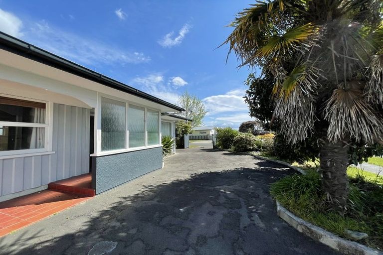 Photo of property in 2 Bennett Place, Onekawa, Napier, 4110