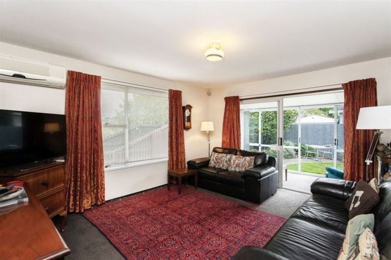 Photo of property in 2/17 Cotswold Avenue, Bishopdale, Christchurch, 8053