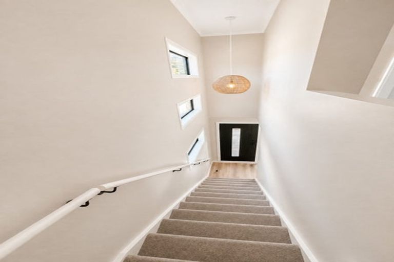 Photo of property in 9e Hinau Grove, Wainuiomata, Lower Hutt, 5014