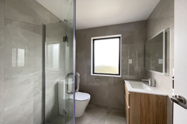 Photo of property in 11e Mawney Road, Henderson, Auckland, 0610