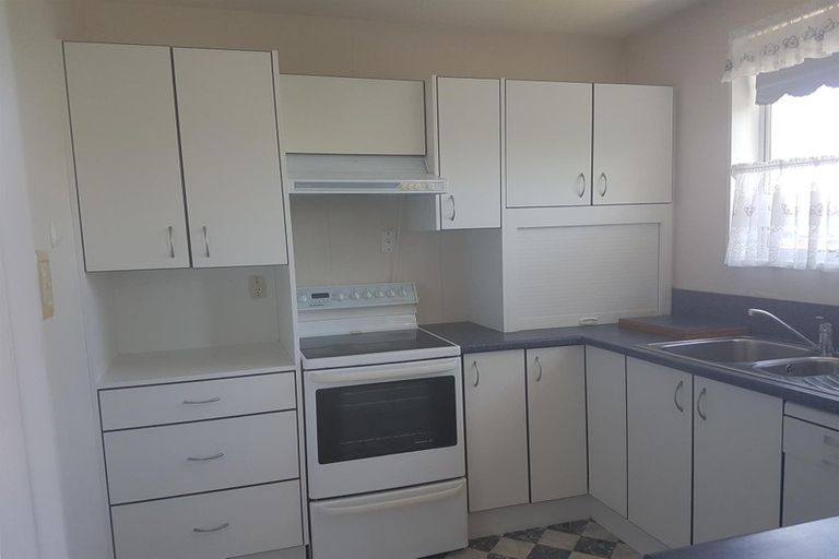 Photo of property in 1/72 Royal Park Drive, Parklands, Christchurch, 8083