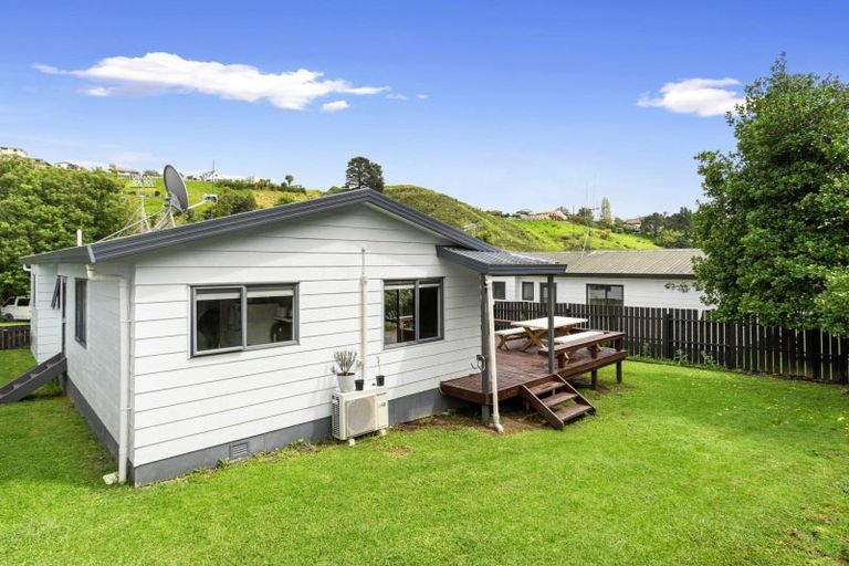 Photo of property in 8 Farrow Way, Welcome Bay, Tauranga, 3112