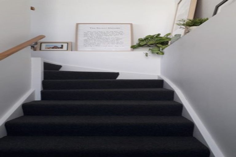 Photo of property in 11b Caroline Street, Mount Victoria, Wellington, 6011