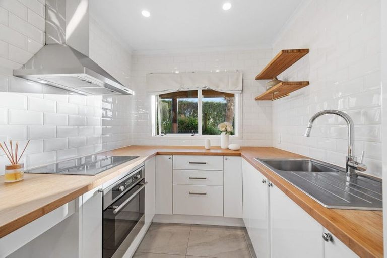Photo of property in 24 Gills Road, Bucklands Beach, Auckland, 2014