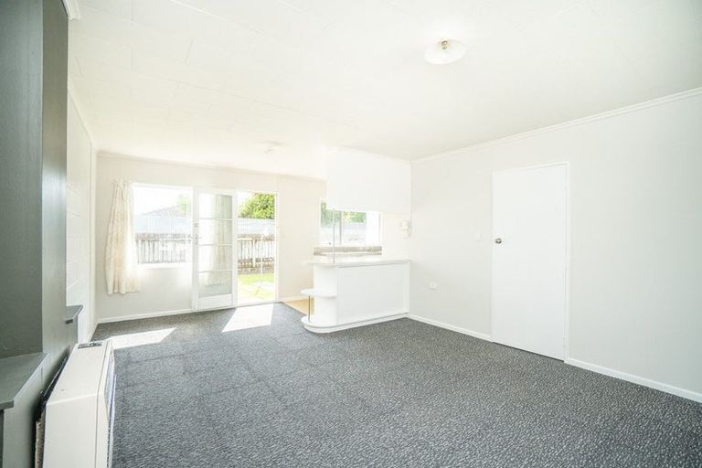 Photo of property in 3 Seddon Street, Takaro, Palmerston North, 4412