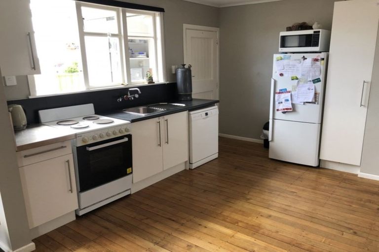 Photo of property in 7 Raleigh Street, Waitara, 4320