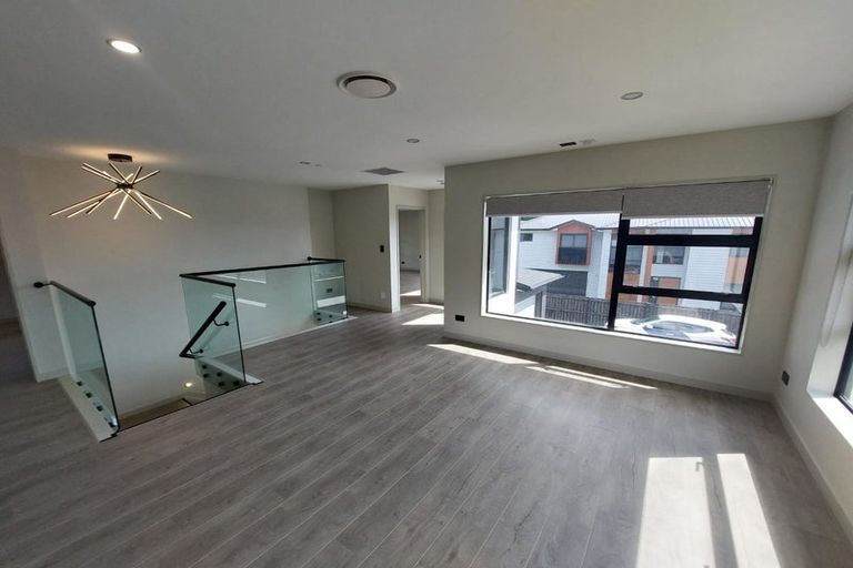 Photo of property in 6 Arataki Way, Glen Eden, Auckland, 0602