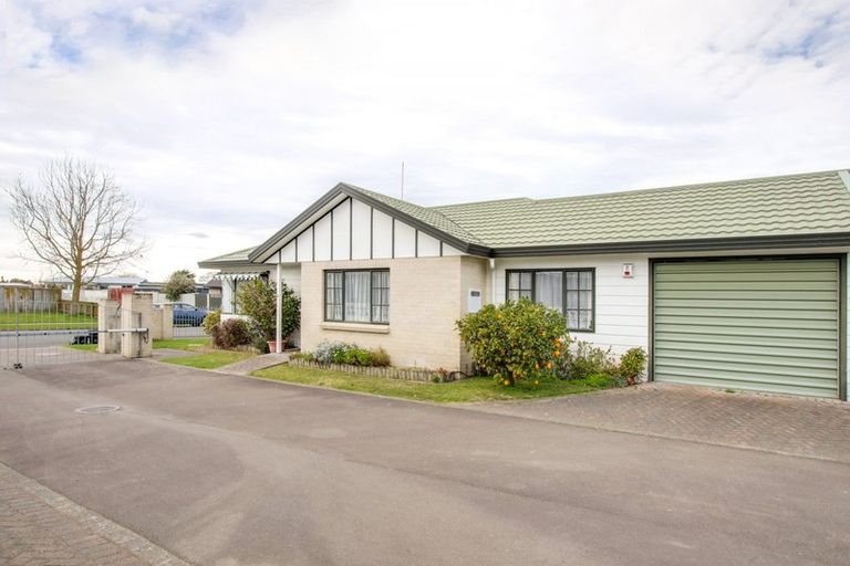 Photo of property in 1/2 Spriggs Crescent, Greenmeadows, Napier, 4112