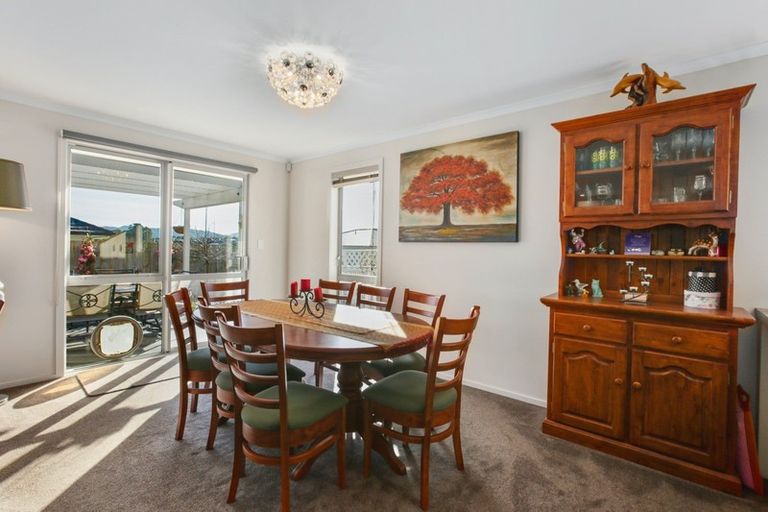 Photo of property in 7 Banks Boulevard, Whitby, Porirua, 5024