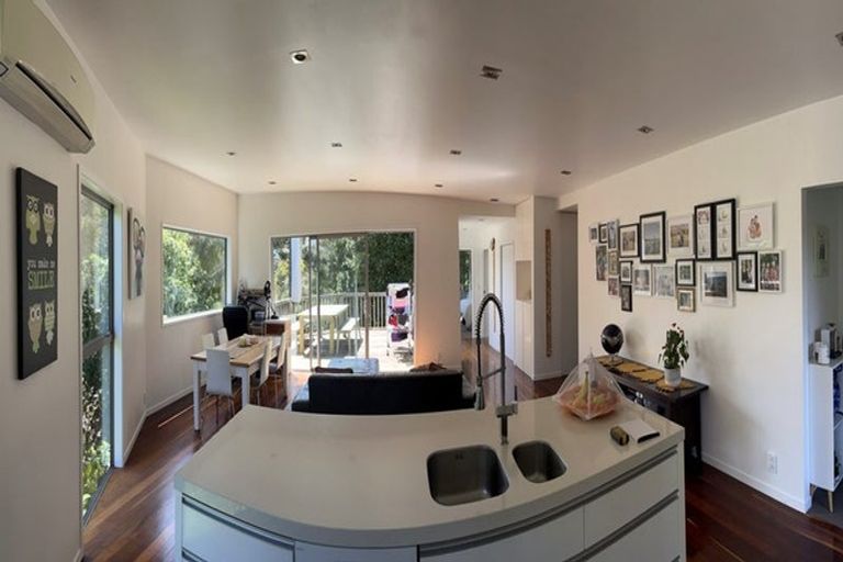 Photo of property in 3/27 Stanley Road, Glenfield, Auckland, 0629