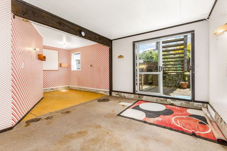 Photo of property in 19 Sombrero View, Ascot Park, Porirua, 5024