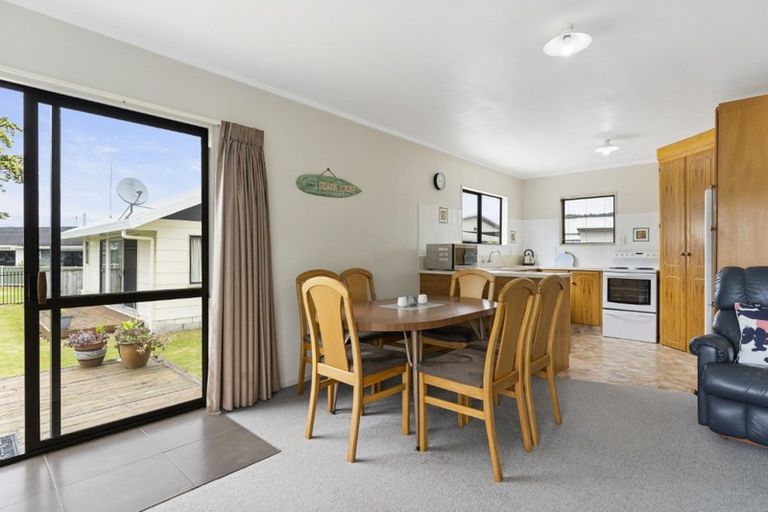 Photo of property in 118 Charleston Avenue, Whangamata, 3620