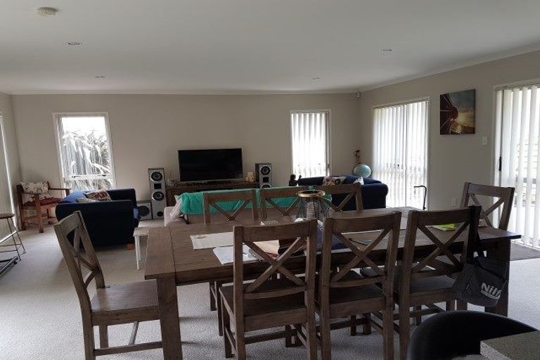 Photo of property in 20 Northbrook Close, Greenhithe, Auckland, 0632