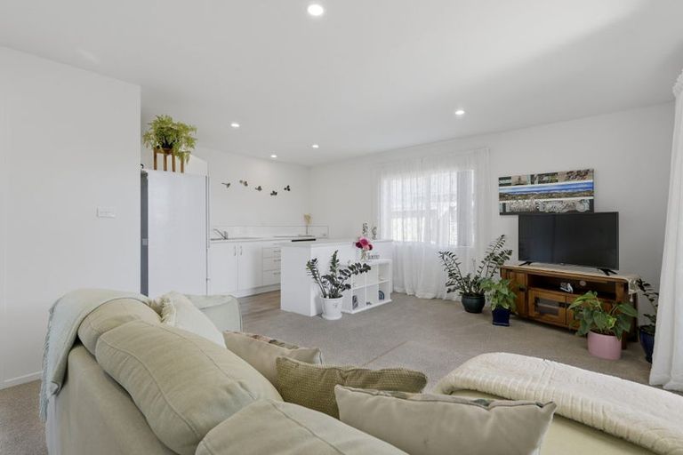 Photo of property in 11 Kamahi Crescent, Papamoa Beach, Papamoa, 3118