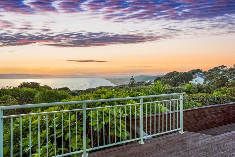 Photo of property in 77 Waitea Road, Muriwai, 0881