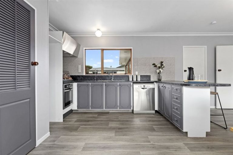 Photo of property in 6 Callard Place, Riverlea, Hamilton, 3216