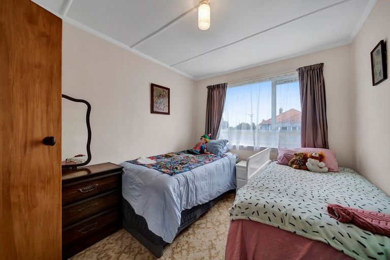 Photo of property in 11 List Street, Welbourn, New Plymouth, 4310