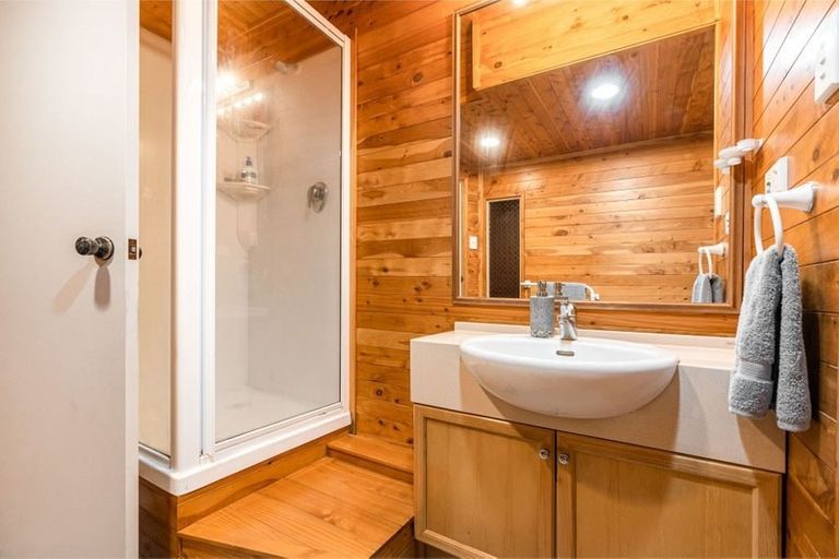 Photo of property in 22 Saddleback Rise, Murrays Bay, Auckland, 0630