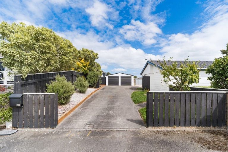Photo of property in 30 Peppertree Glade, Kelvin Grove, Palmerston North, 4414