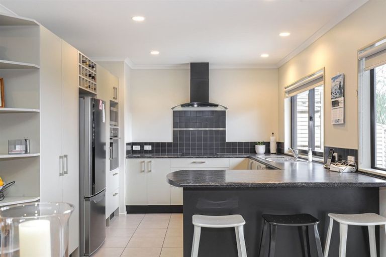 Photo of property in 51 Youngs Road, Papakura, 2110