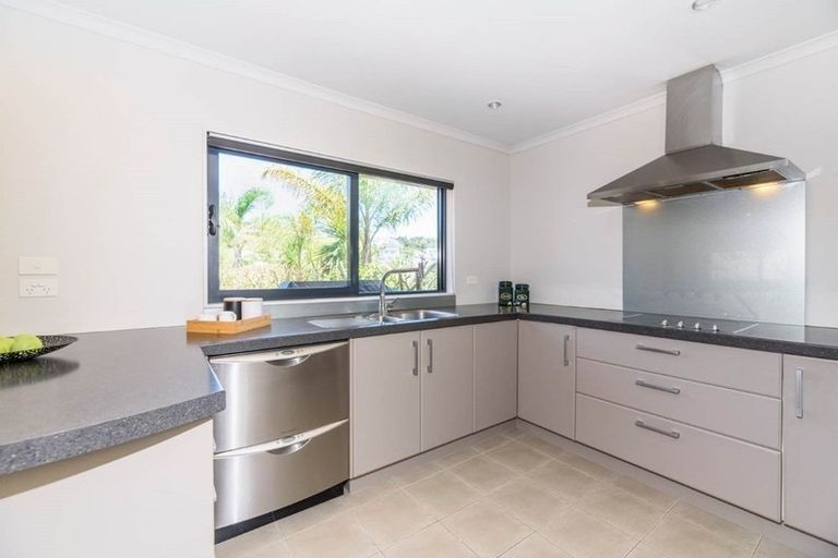 Photo of property in 1 Barwick Place, Stanmore Bay, Whangaparaoa, 0932