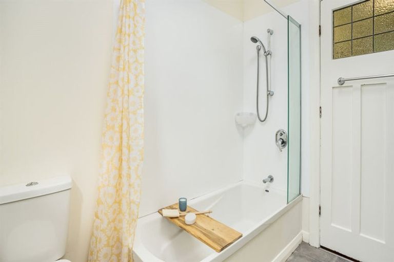 Photo of property in 57 Martin Avenue, Beckenham, Christchurch, 8023