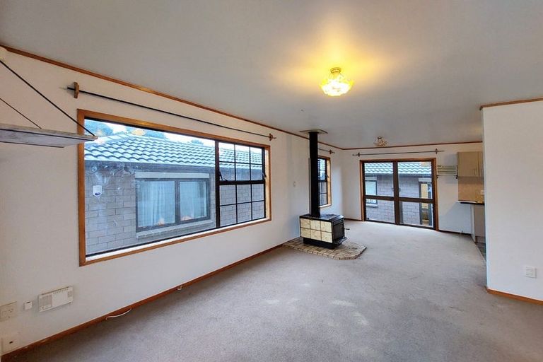 Photo of property in 33 Everglade Drive, Goodwood Heights, Auckland, 2105