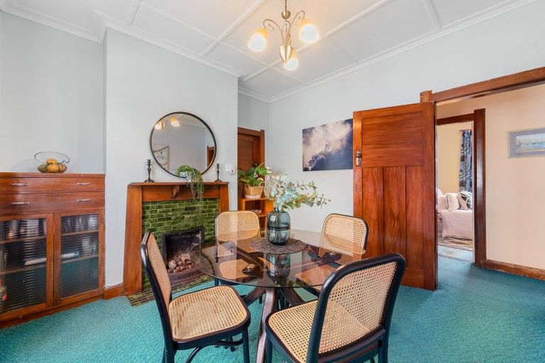 Photo of property in 70 Endeavour Street, Lyall Bay, Wellington, 6022