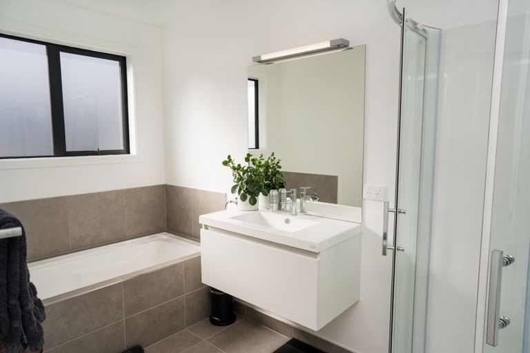 Photo of property in 50 Jack Hanley Drive, Jacks Point, Queenstown, 9371