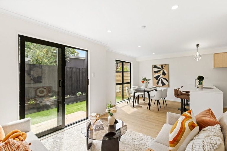 Photo of property in 6/113 Beach Road, Te Atatu Peninsula, 0610