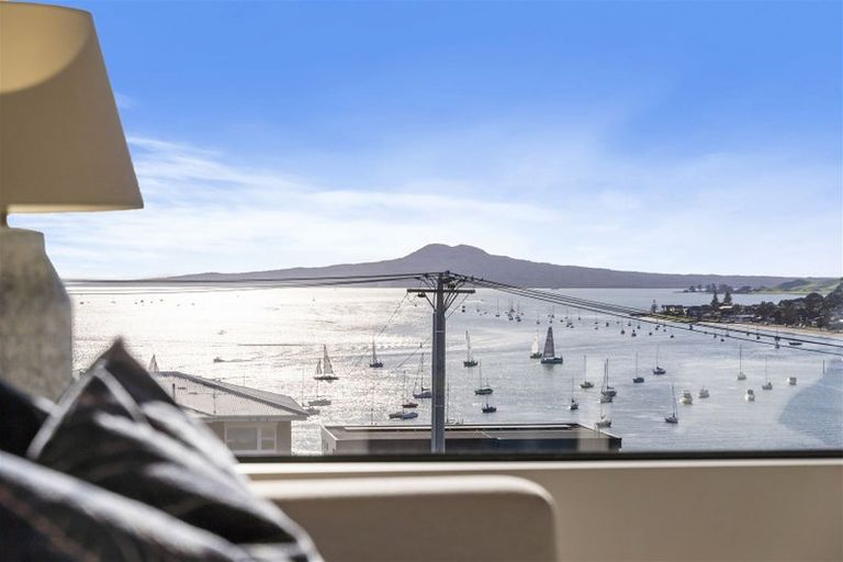 Photo of property in 40 Takutai Avenue, Bucklands Beach, Auckland, 2012